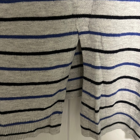 Split Back Striped Sweater - XL - Picture 3 of 3